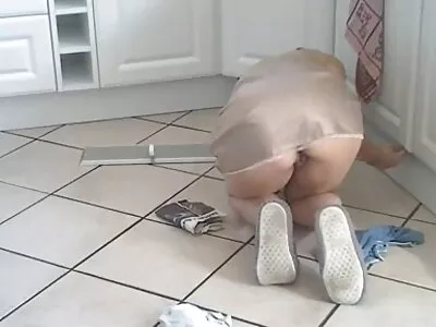 يحب أن يكون لها على أربع سكس اجنبي مترجم hd ، ولعق بوسها