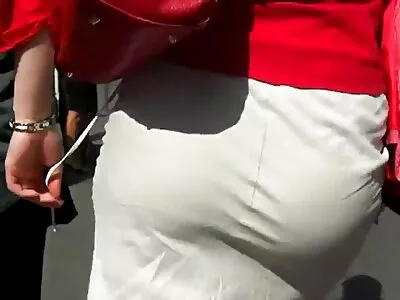يحصل assfucked امرأة سمراء الهنغارية بورنو مترجم عربي من قبل زميل موهوب بشكل جيد