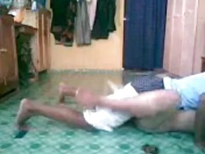 دعا صاحب المنزل عاملة بسيطة افلام سيكس اجنبي مترجم إلى سريرها بسبب الزنا