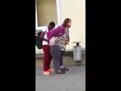 فاتنة مفلس مص ثديها بينما المتأنق هو لعق العضو التناسلي النسوي افلام سكس مترجمة للعربية لها