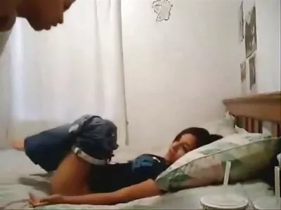 تمنح سكايلا sexمترجم للعربية نوفيا Sean Lawless فركًا ودودًا على ظهره وعلى قضيبه.