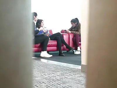 الفتاة الشقية تفلت من محارم امه مترجم ضرب سيدها