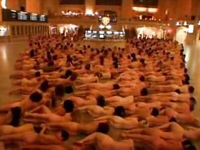 فتاة بيضاء فظيعة للغاية تأخذ سكس اوروبي مترجم قضبان شوكولاتة