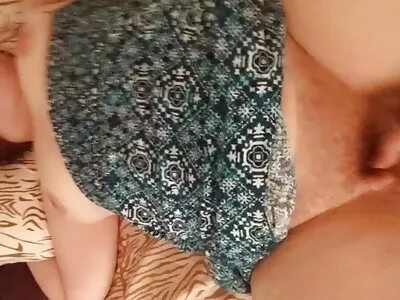 عسل الذهب يحب أن تمتص الديك سكس بورنو مترجم عربي والحصول على بوسها ضيق في مهب