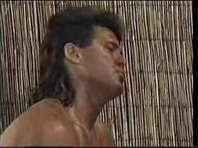دعت فرختان جامعتان سكس منزلي مترجم عربي صديقهما الذكر الجميل