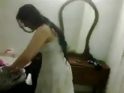 امرأة سمراء جبهة سكس اجنبى مترجم مورو لها حبيبها الشاب في مكانها